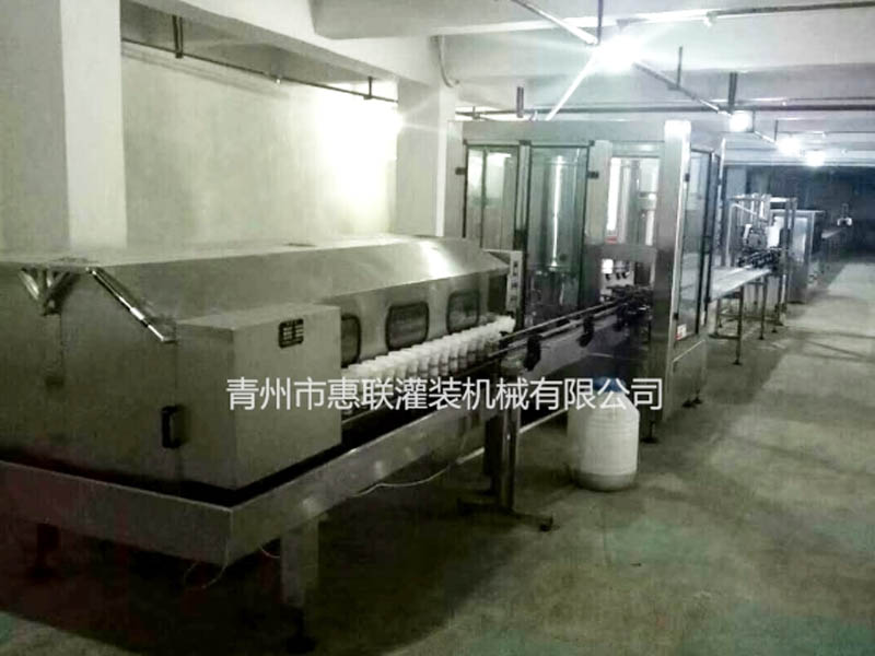 白酒灌裝機(jī) 白酒灌裝機(jī)